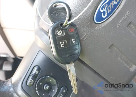 2011 Ford F250 Lariat z USA, uszkodzony, nr VIN 1FT7W2BT9BEC44137